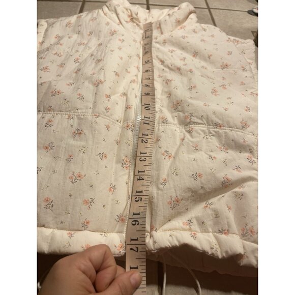 THREAD + SUPPLY Women’s Quilted Puffer Vest Warm Cute Soft Outdoors Welt Pockets - Picture 13 of 16